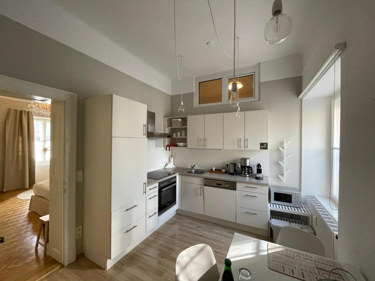 White Flat By Grazrentals With Cool Location & Free Parking Экстерьер фото