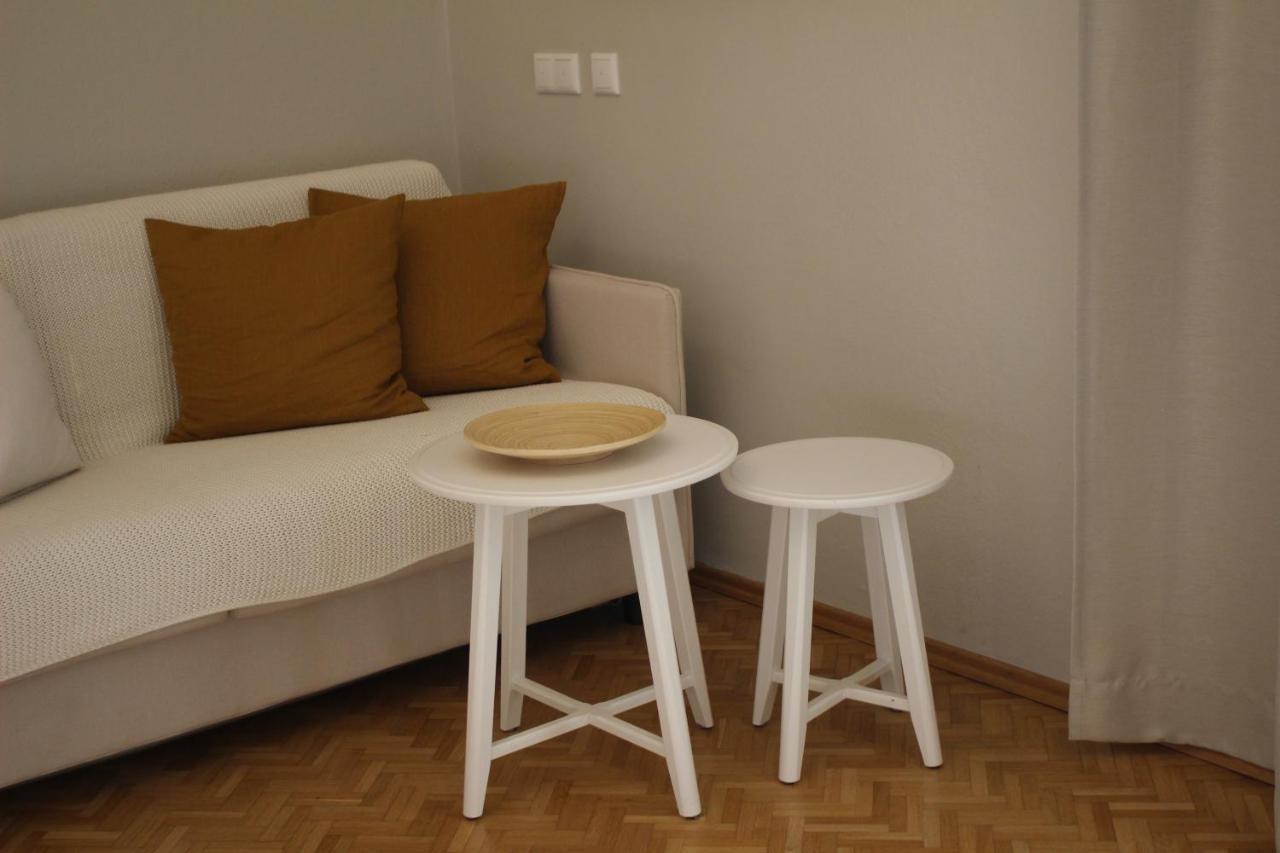 White Flat By Grazrentals With Cool Location & Free Parking Экстерьер фото